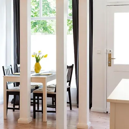 Spacious Loft Style In Wilmersdorf 아파트 *