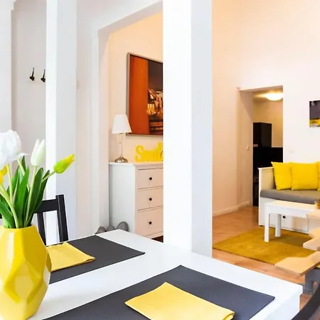Spacious Loft Style In Wilmersdorf Apartment